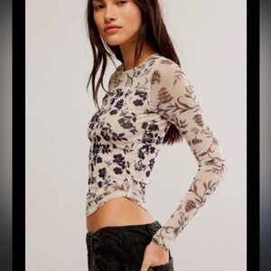 Free people long sleeve 
Worn once great condition